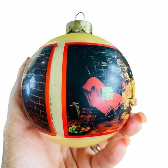 Vintage Hallmark Holiday Greetings Christmas At Home Ornament Dated 1980 in Box